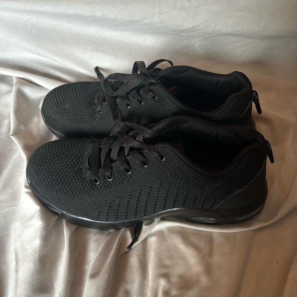 Women’s Steeled Toed Shoes - Picture 1 of 5